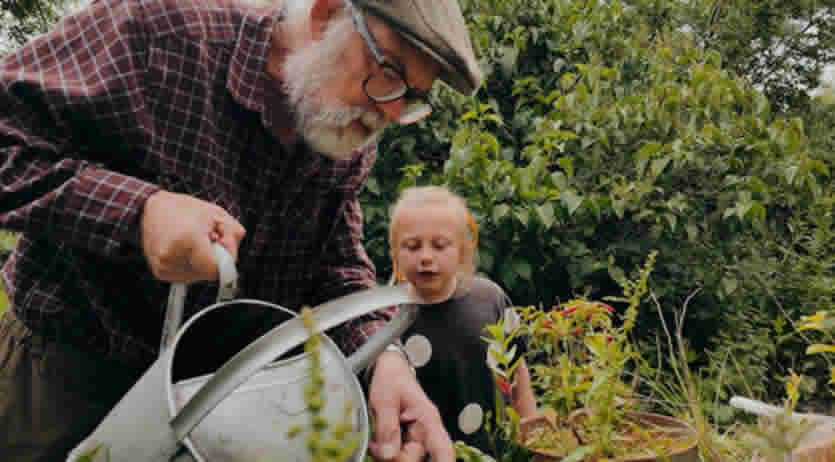 Bonus anziani ultra 80enni: zero contributi per l’assunzione di badanti