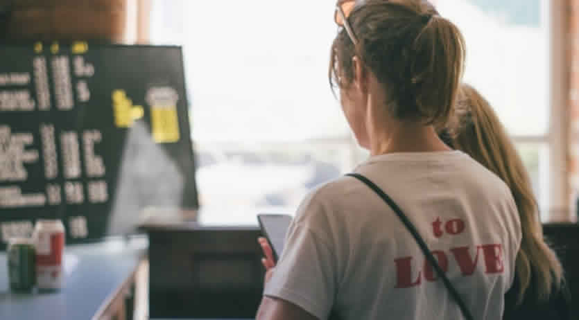 Badanti e preavviso di licenziamento: cosa stabilisce la legge?